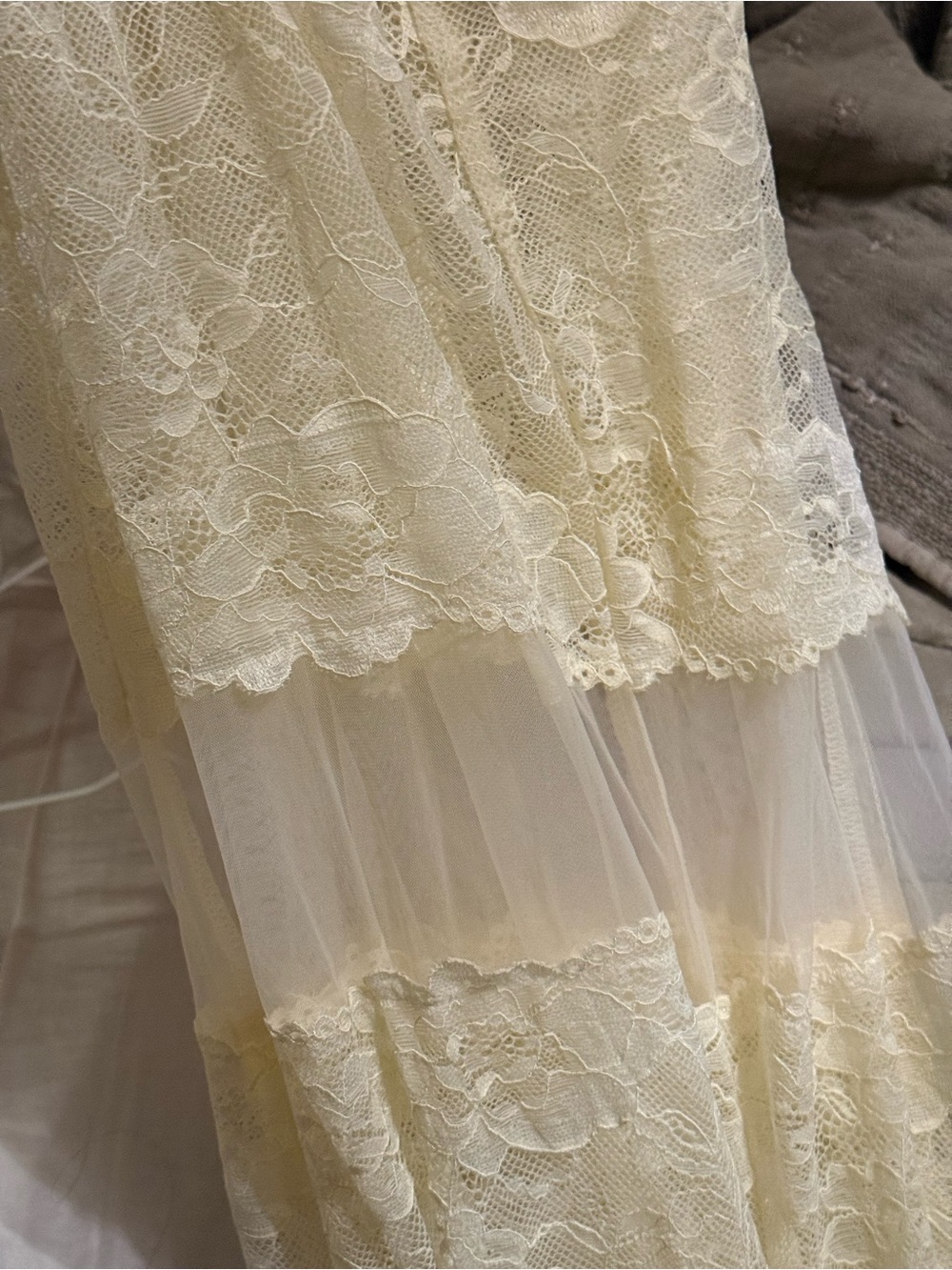 Elegant Lace ballon pants in Ivory